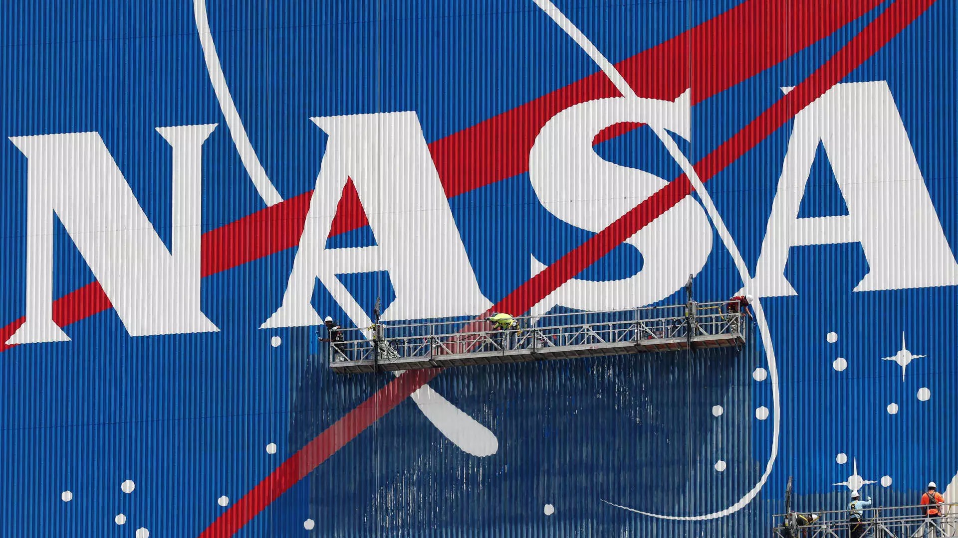 5 Compelling Reasons NASA’s Netflix Deal Is a Mixed Blessing for Space Enthusiasts