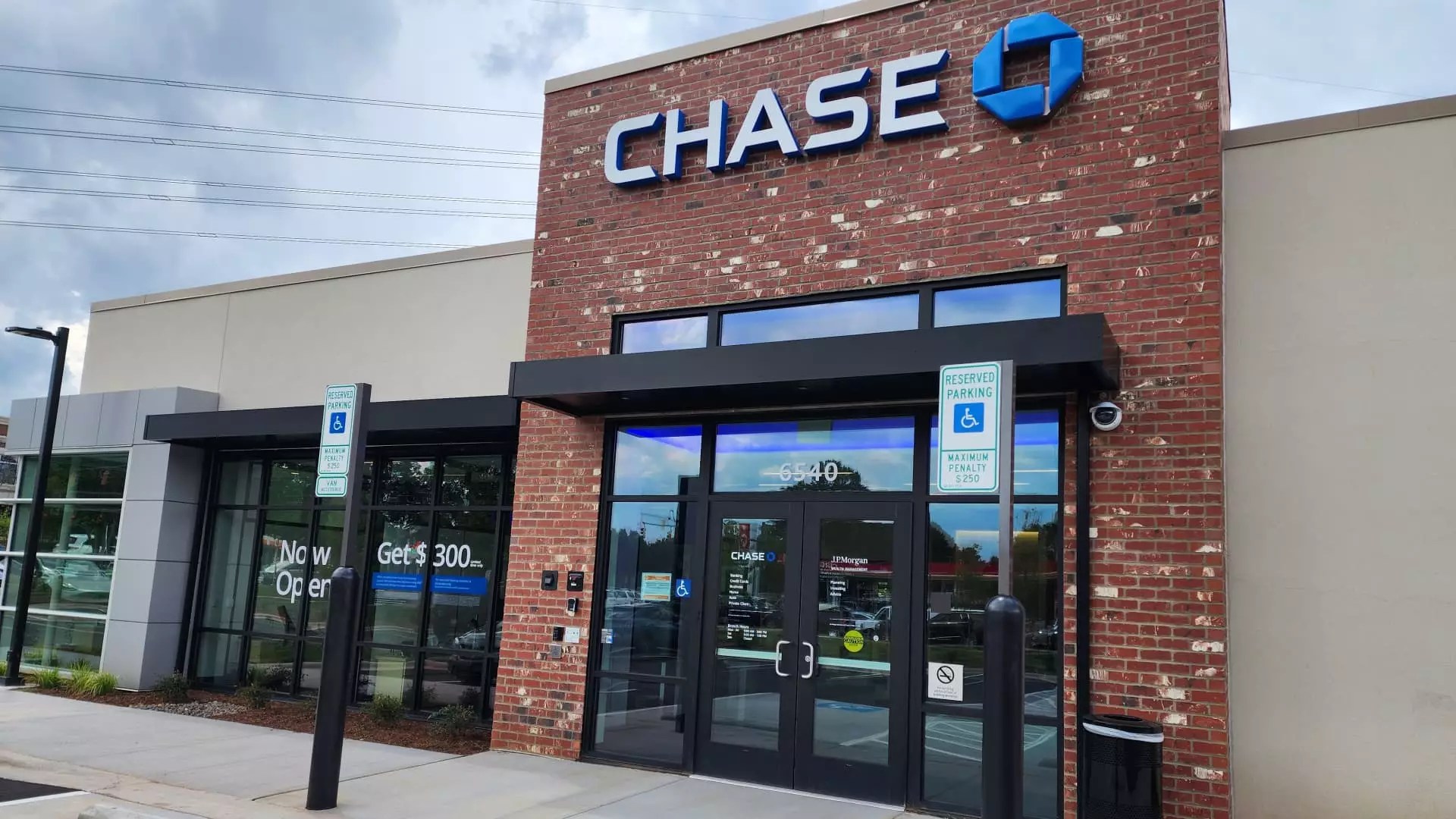 JPMorgan’s Bold Expansion: A Risky Bet or a Sign of Strength in a Changing Banking Landscape?