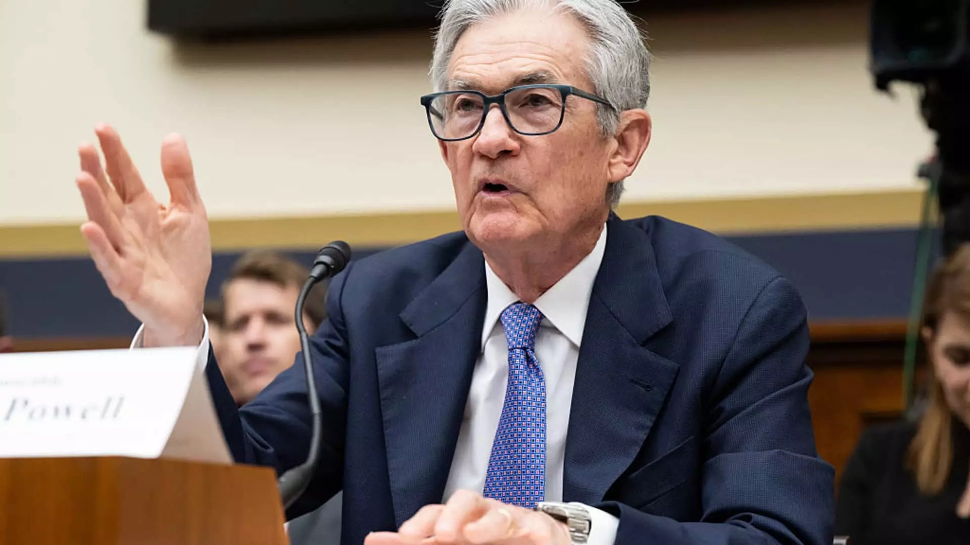5 Insights on Jerome Powell’s Monetary Policy: Caution or Complacency?