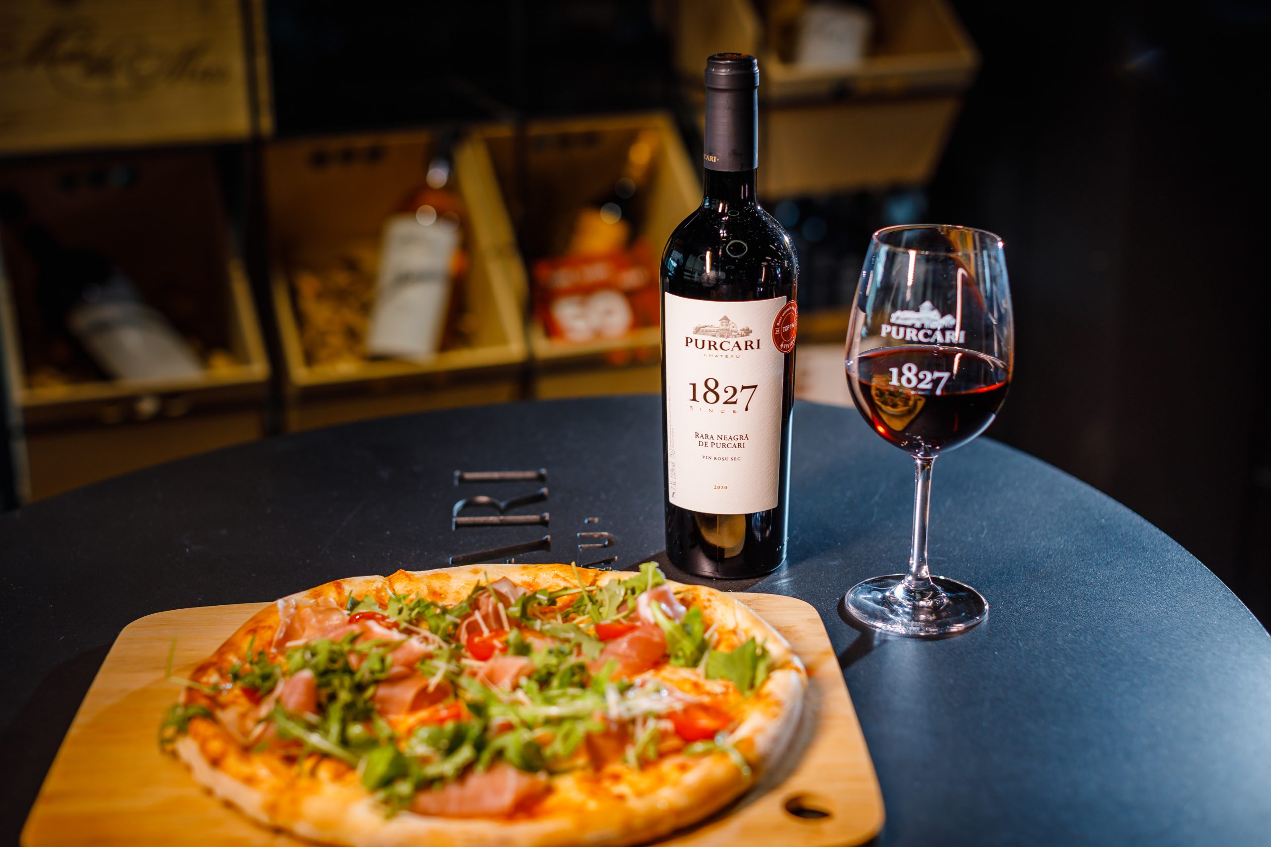 Pizza și vin o combinație de vis pentru papilele gustative! Încearcă