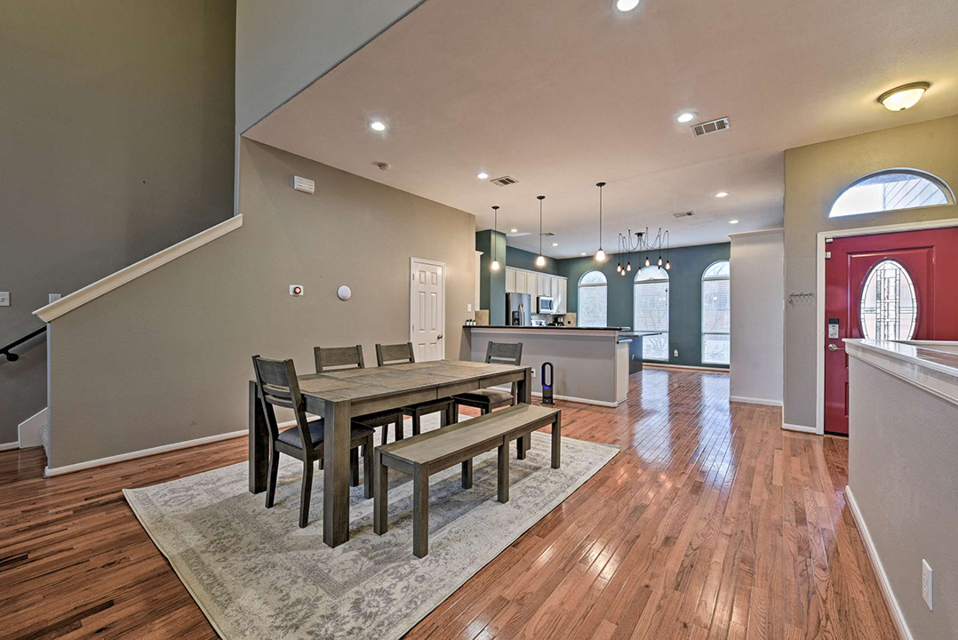 Modern Townhome in East Houston Downtown! Walking distance to major