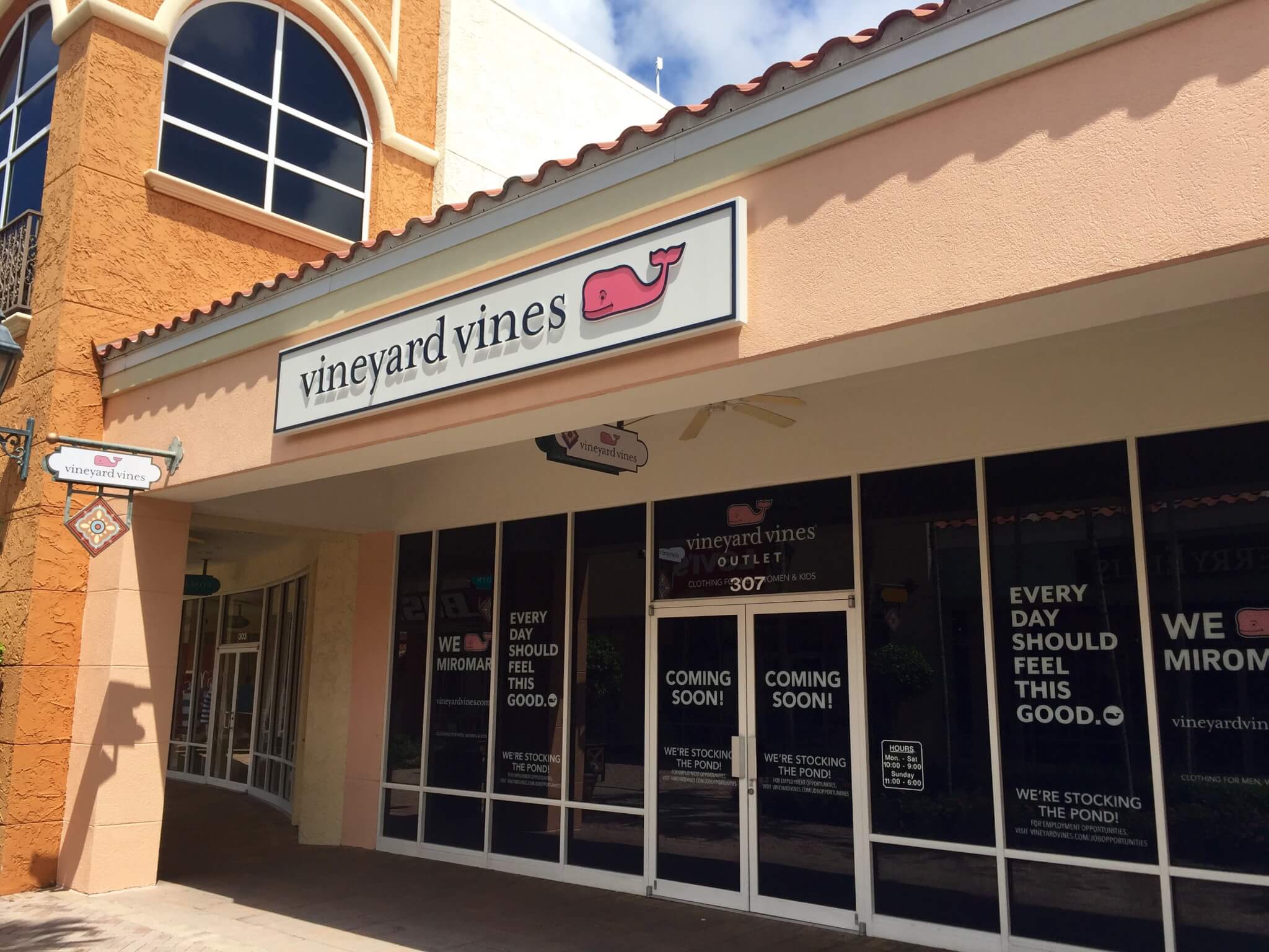 Vineyard Vines to open new store at Miromar Outlets