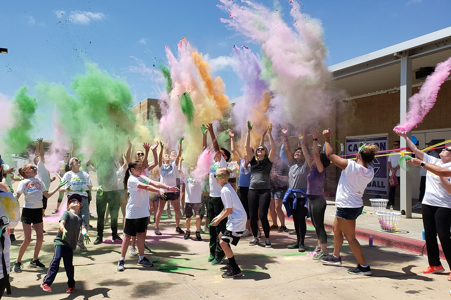 Sophomores continue ‘legacy of giving’ with Tatum Tough color run The