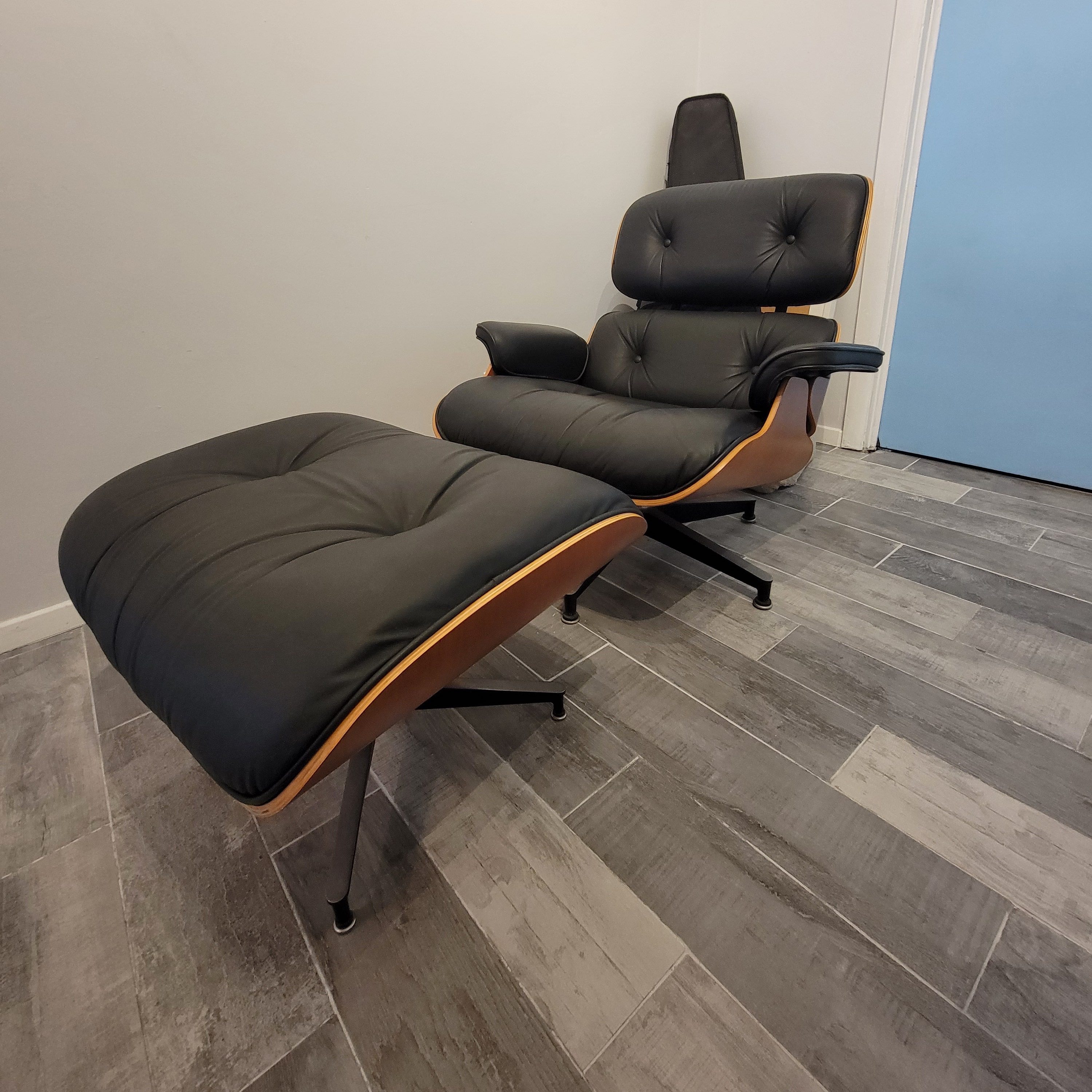 Dark Tone 2012 Herman Miller Eames Lounge Chair & Ottoman (2493