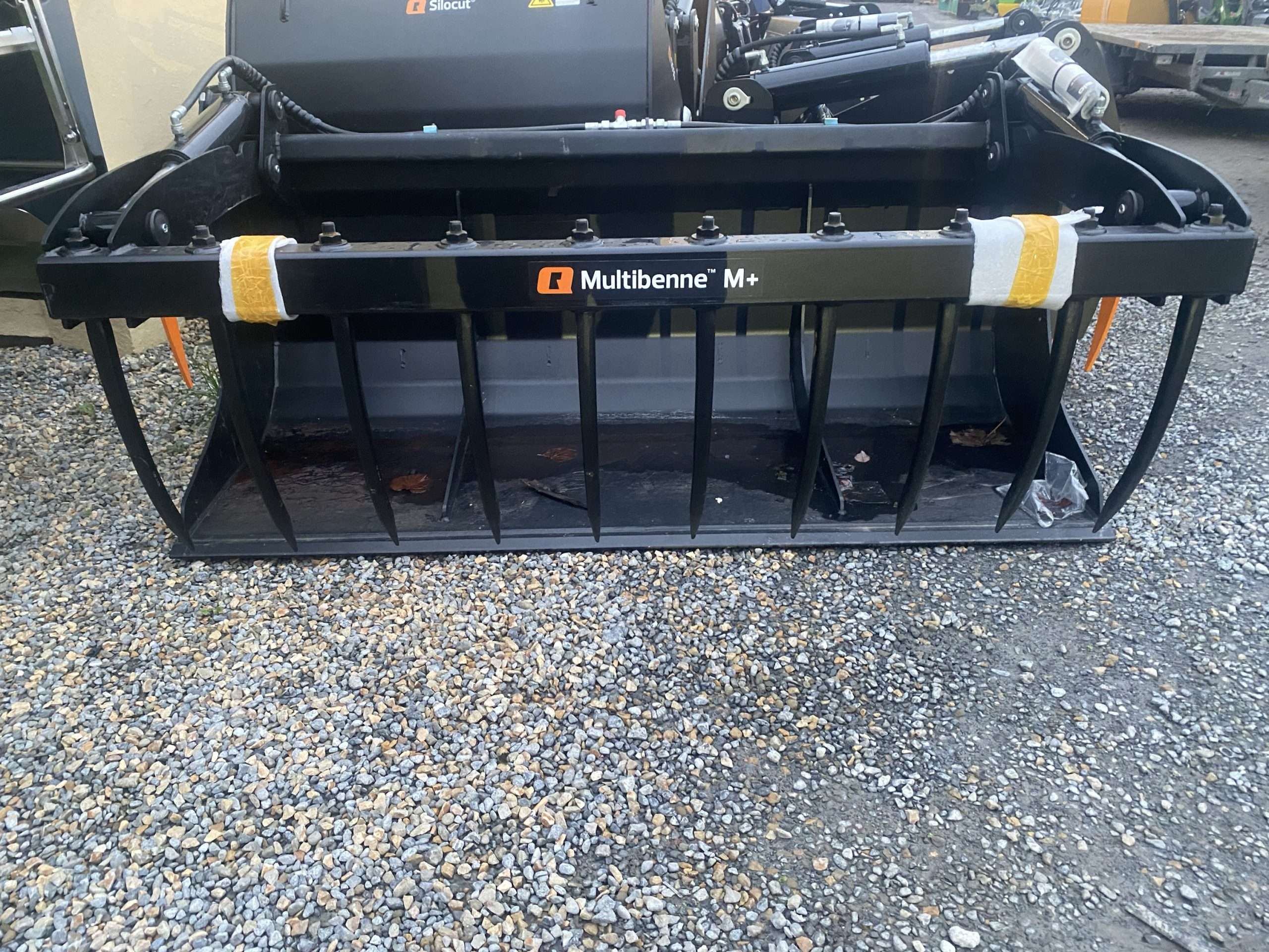 Quicke bucket /grab Eardly Agricultural Services