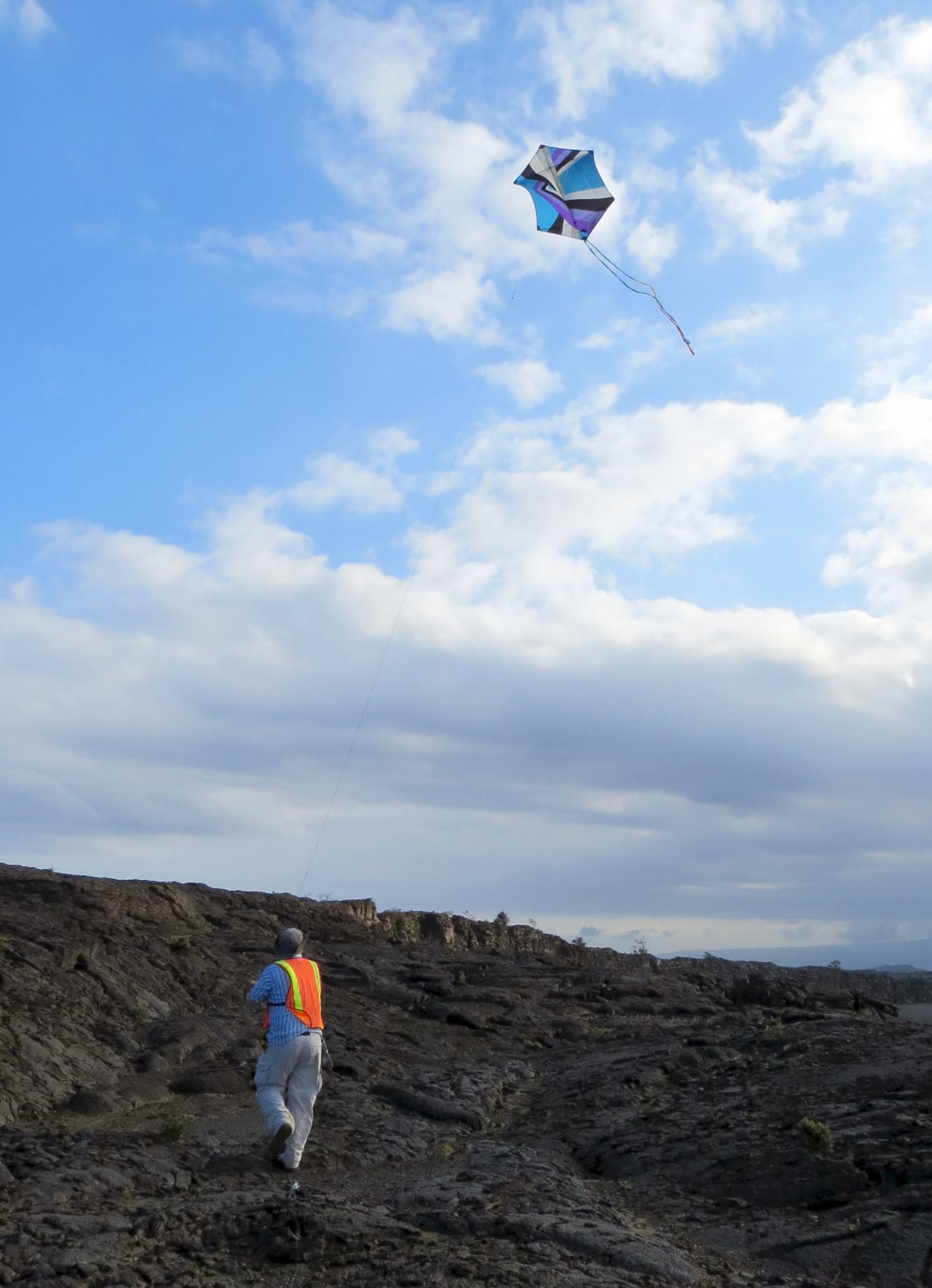 Flying a Kite for Science [IMAGE] EurekAlert! Science News Releases
