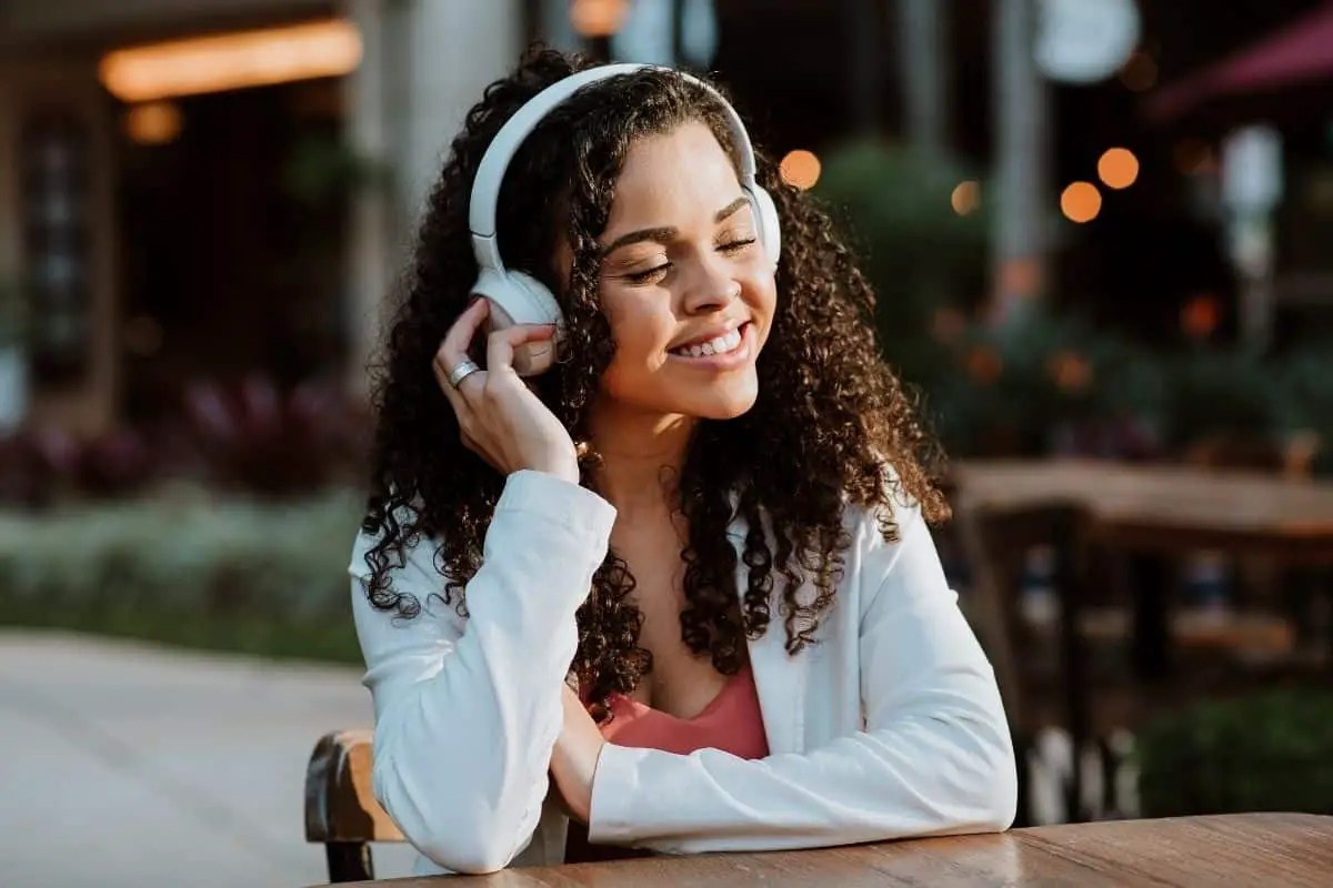 How to Prevent Bluetooth Devices From Automatically Connecting Ear