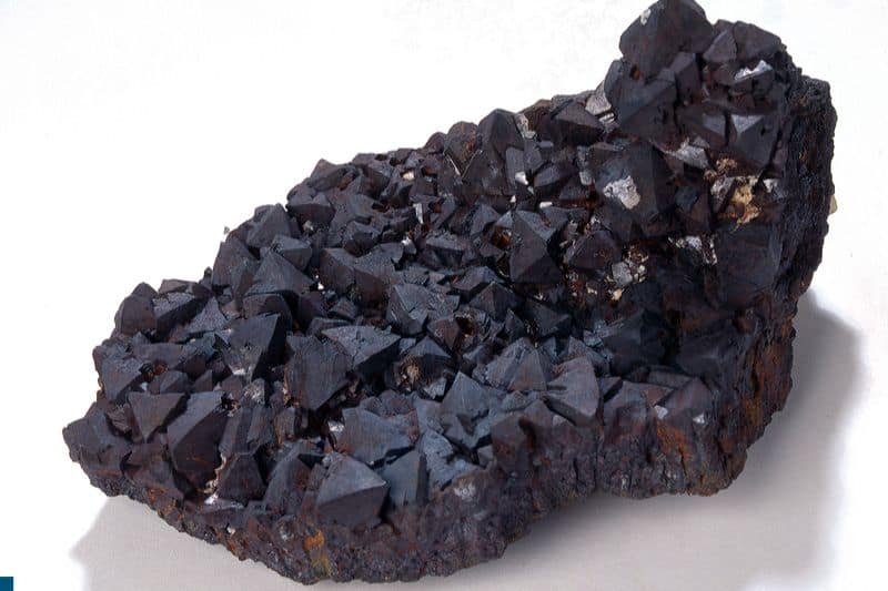 13+ Different Types of Black Rocks and Minerals (+Pics) Earth Eclipse