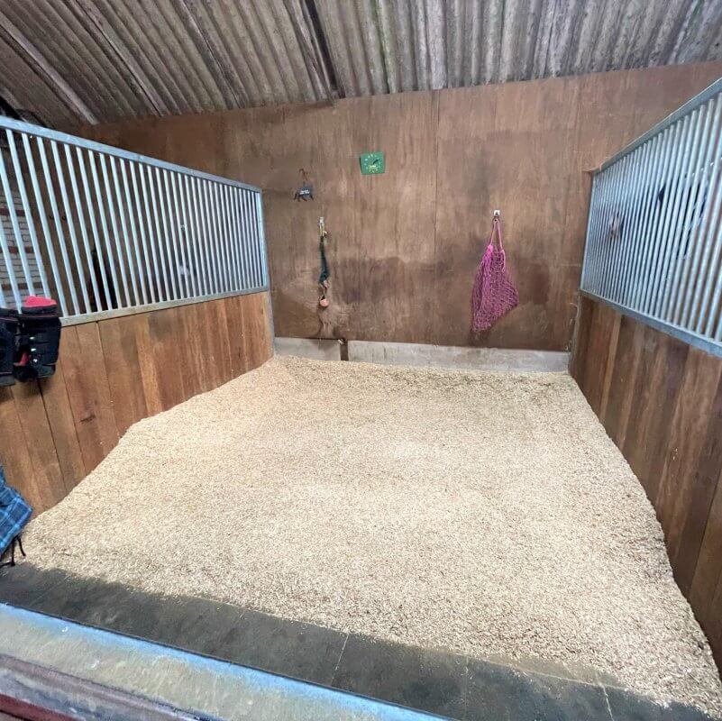 Why use a deep litter technique with easibed? easibedding