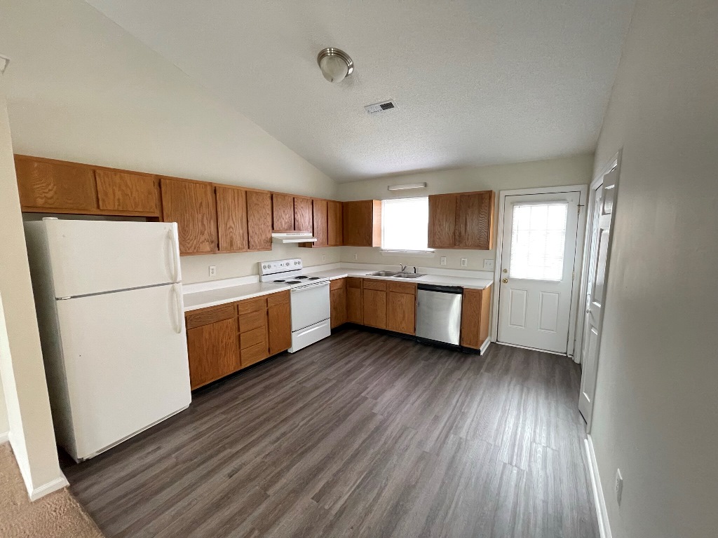 Duplex close to ECU! East Carolina Property Management