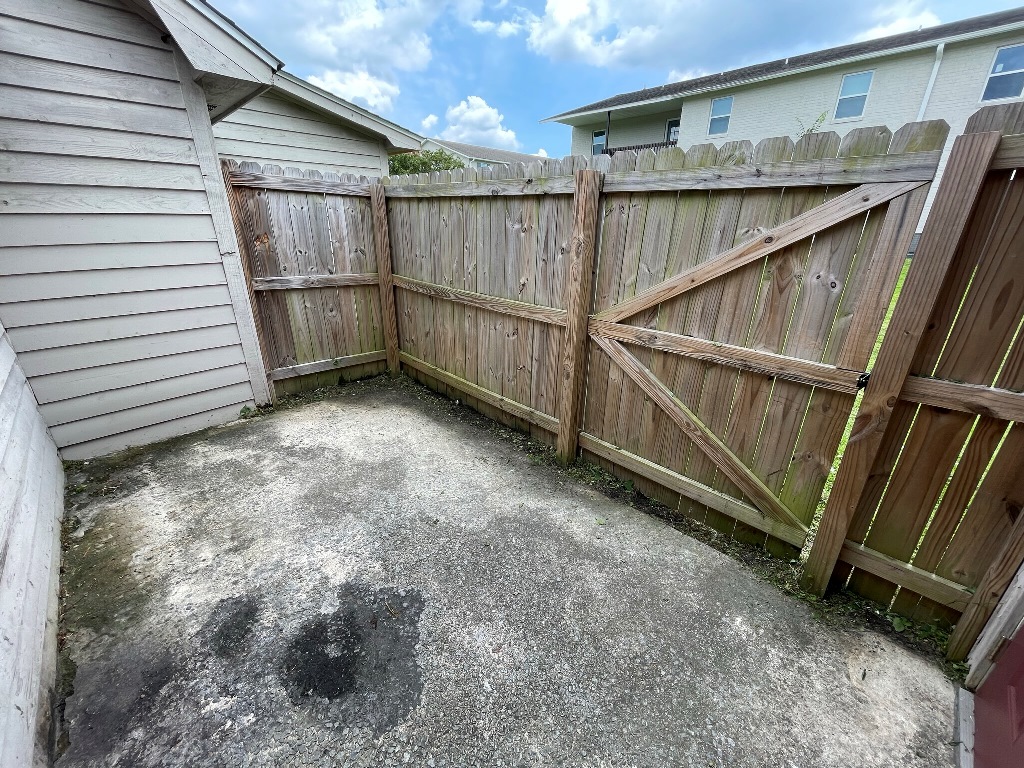 Duplex close to ECU! East Carolina Property Management