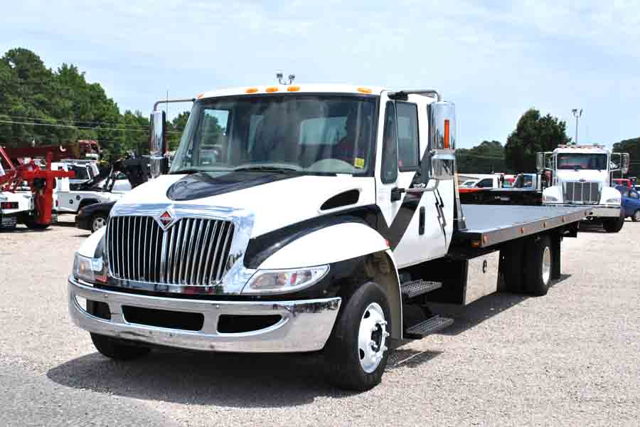 2014 International 4300 Extended Cab with 22′ JerrDan 6Ton Steel