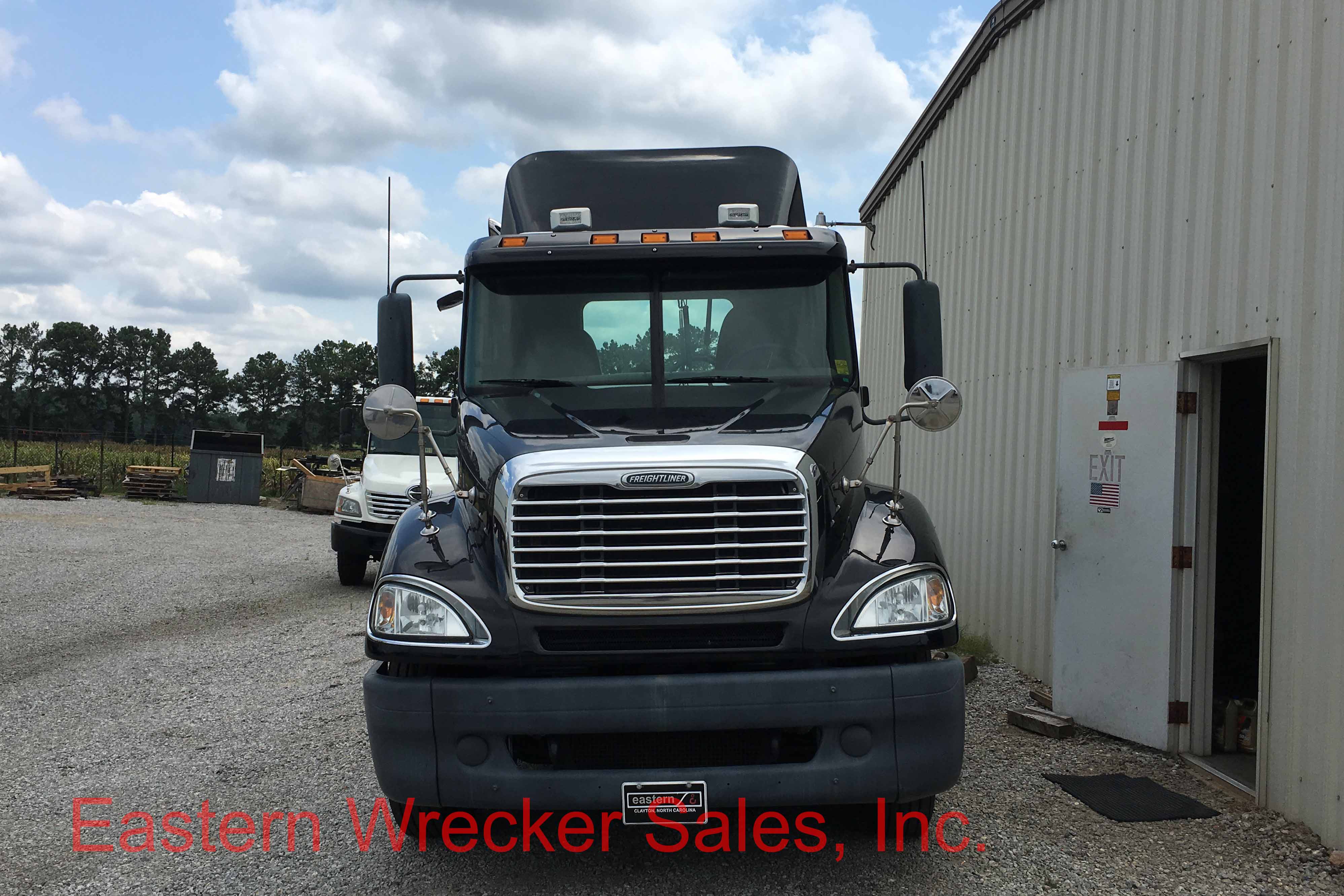 2007 Freightliner Day Cab Eastern Wrecker Sales Inc