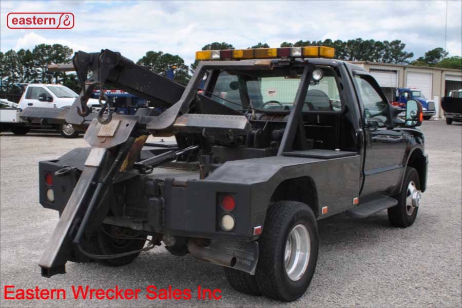 2004 Ford F350 4x4 with Dynamic Self Loading Wheel Lift Twin Line