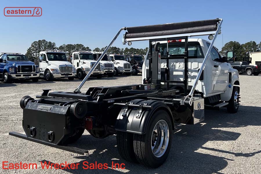 2022 International with SwapLoader SL105 Hook Lift Eastern Wrecker