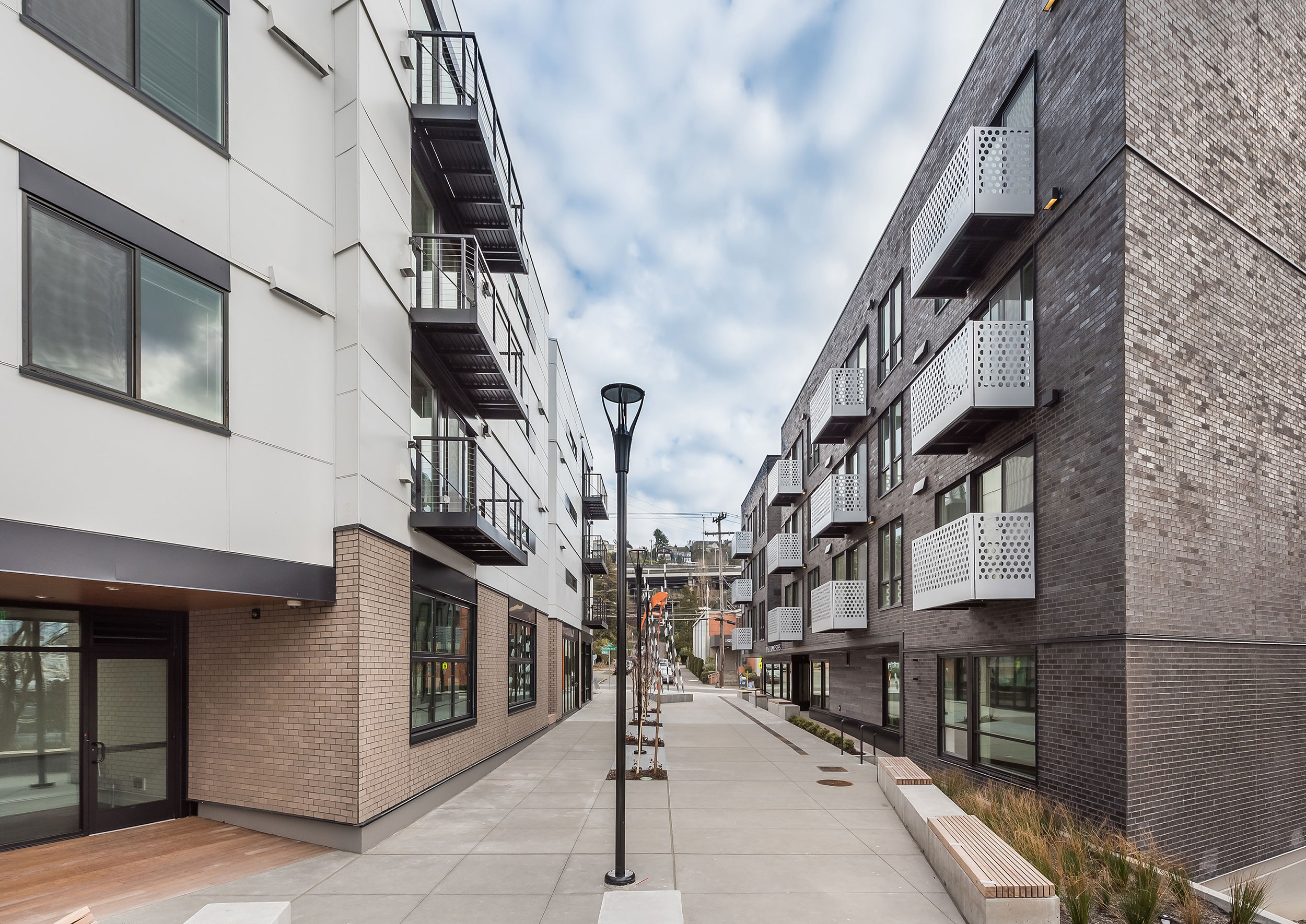 East Howe Steps Luxury Apartments 1&2 Bedrooms Seattle, WA