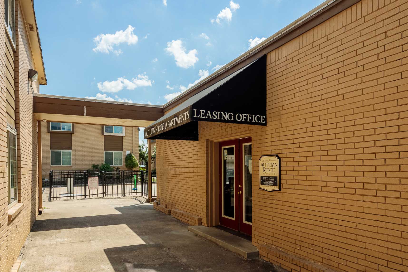 Autumn Ridge Apartments East Oak Property Management