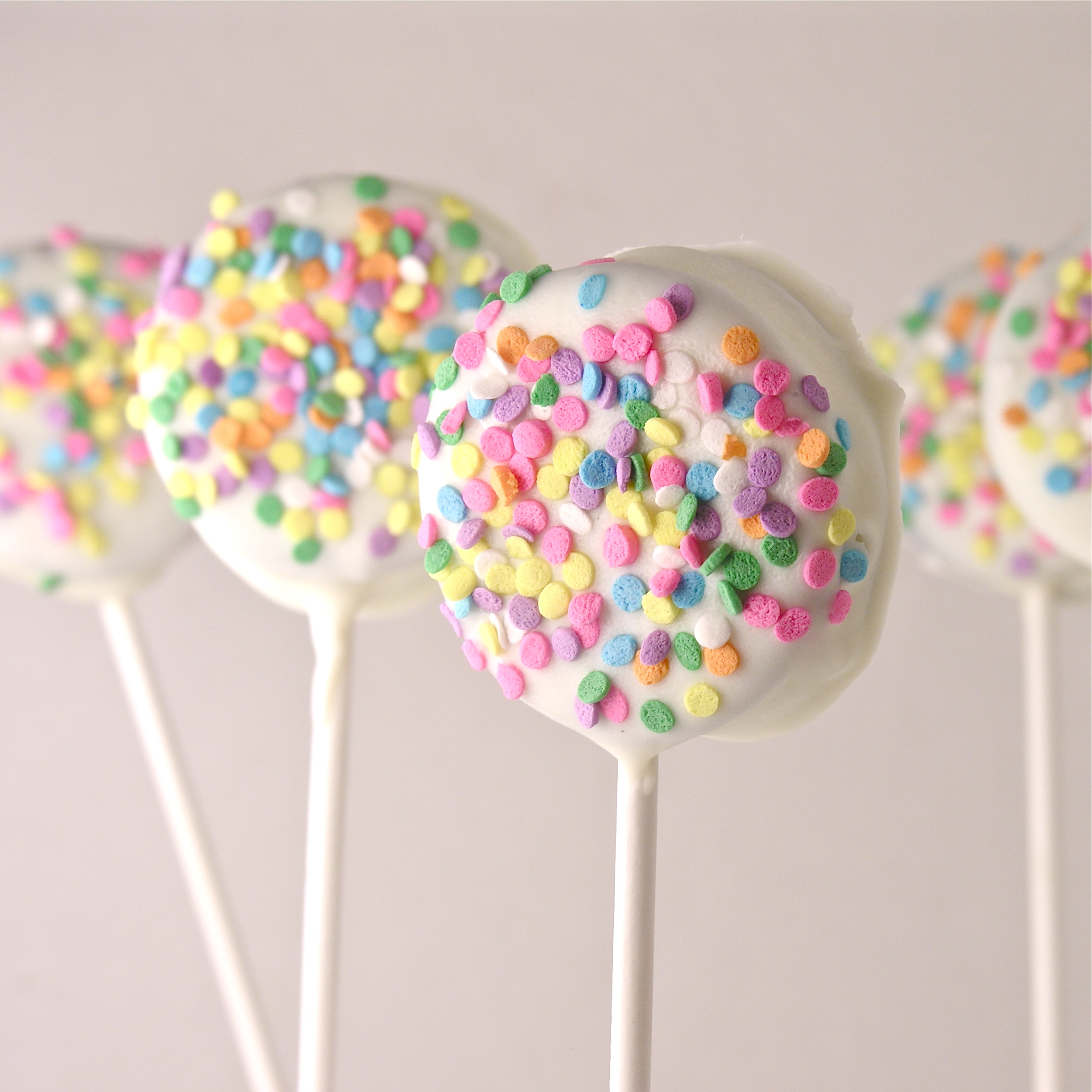 Easy Oreo Pops! eASYbAKED