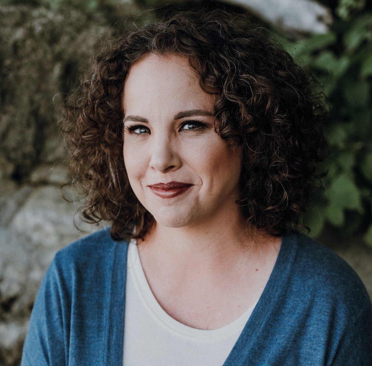 About Amber Wood Lightbulb Heart