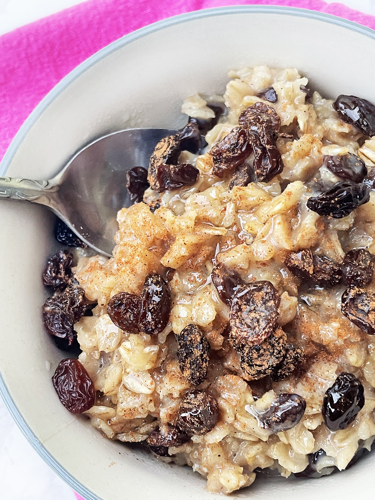 Raisin and Spice Oatmeal Recipe Done in minutes! Easy Breakfast Ideas