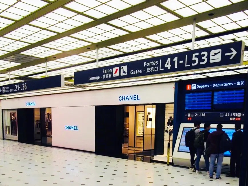 Transit terminal 2F to terminal 2E CHARLES DE GAULLE AIRPORT (Paris CDG)
