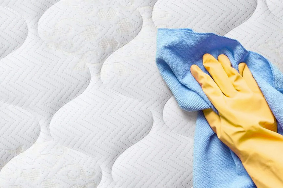2 Mattress Stains That Need Treating Immediately EasyClean Solutions