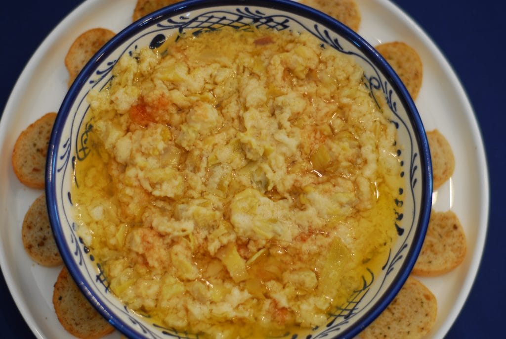 You’ll warm their hearts this holiday season. Hot & easy Artichoke Dip