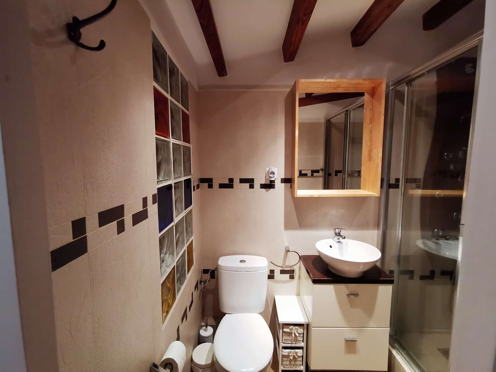 Barcelona long term rental 1 bedroom apartment and comun terrace El