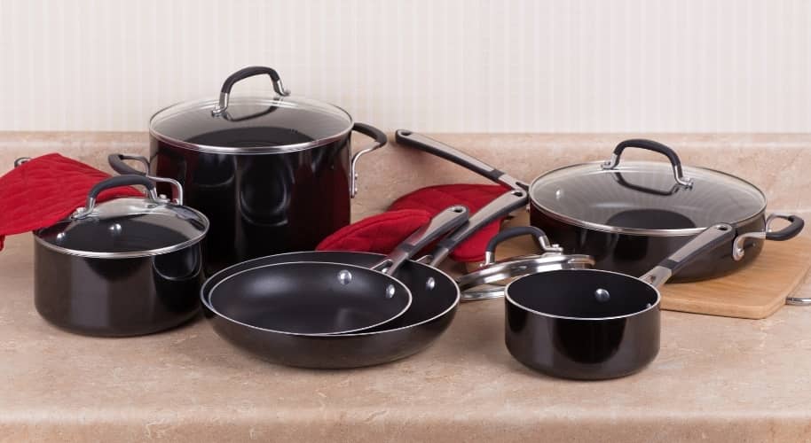 Is It Safe To Use Scratched NonStick Pan? Expert's Guide