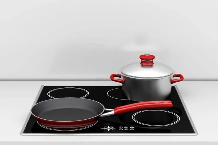Saucepan Vs Frying Pan The Difference Between Them & Use