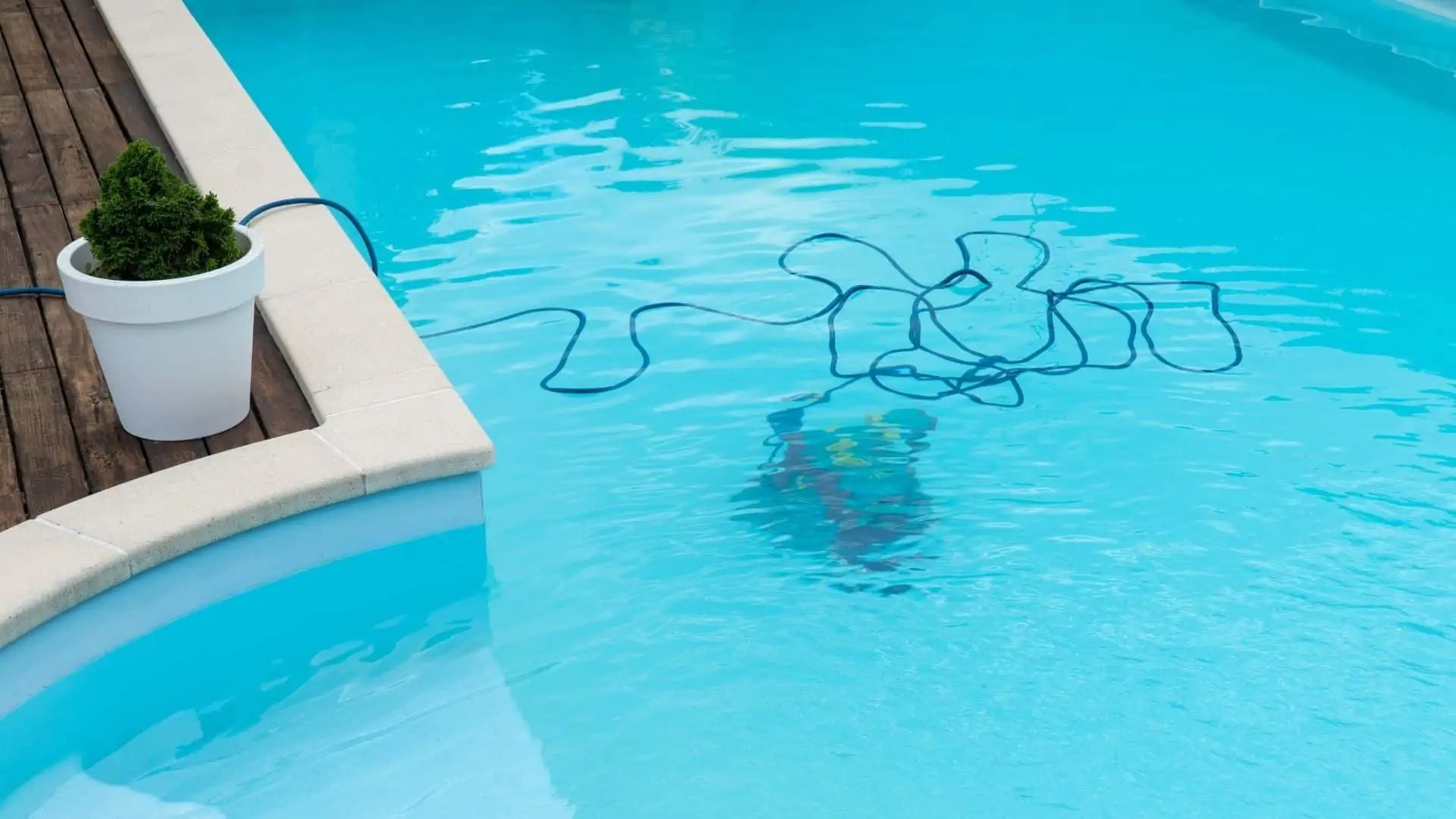 Robotic Pool Cleaners - EasyPoolCleaning