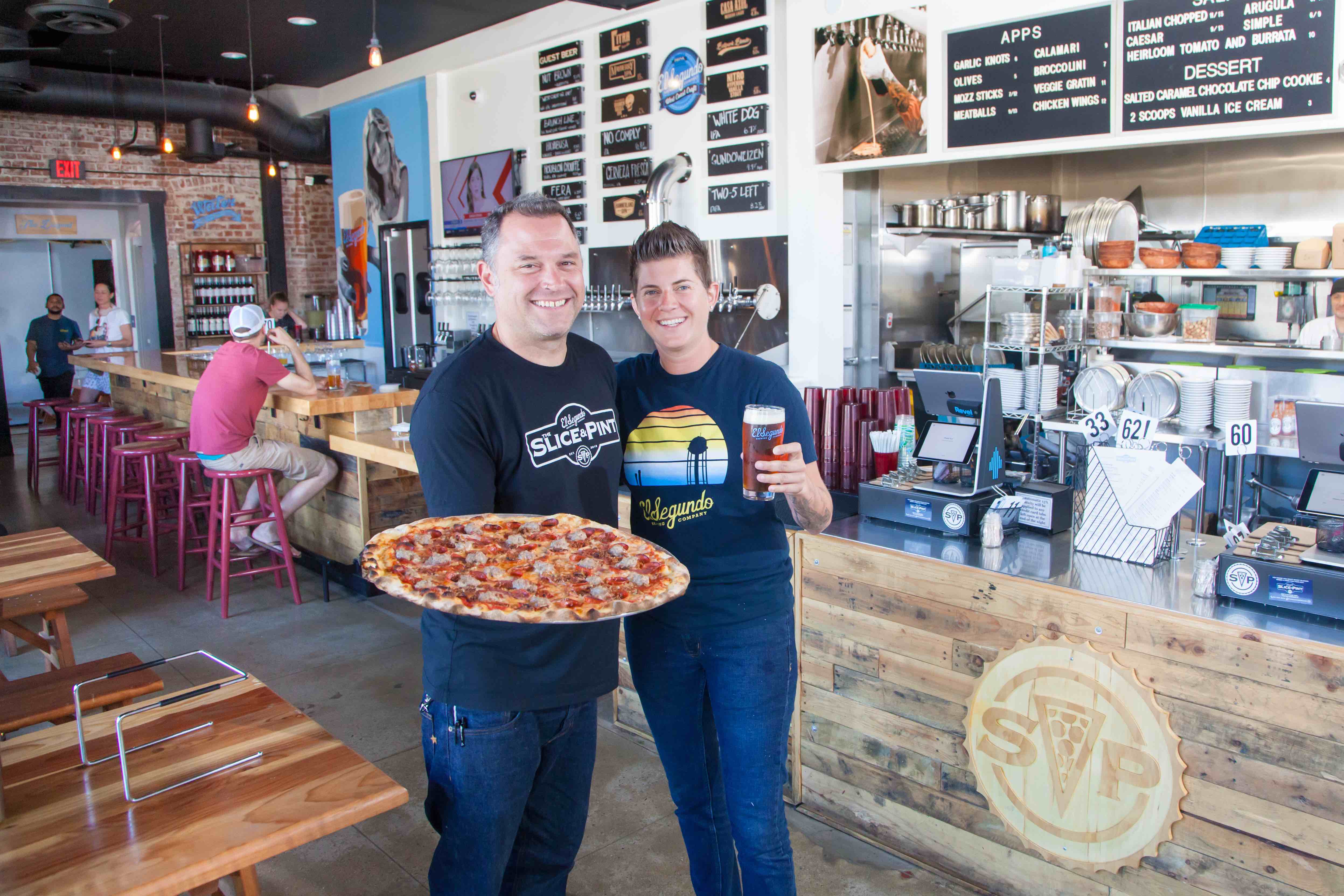 Pies and pours [restaurant review] Easy Reader News