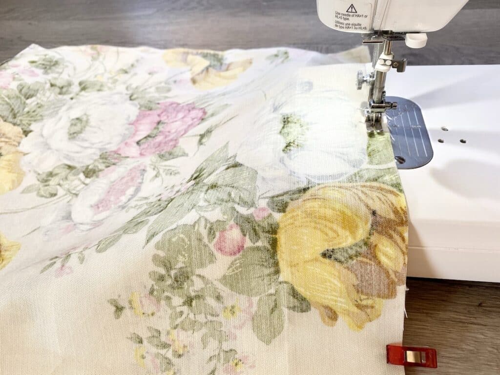 How to Sew A Pillow Cover with a Zipper Tutorial for Beginners Easy