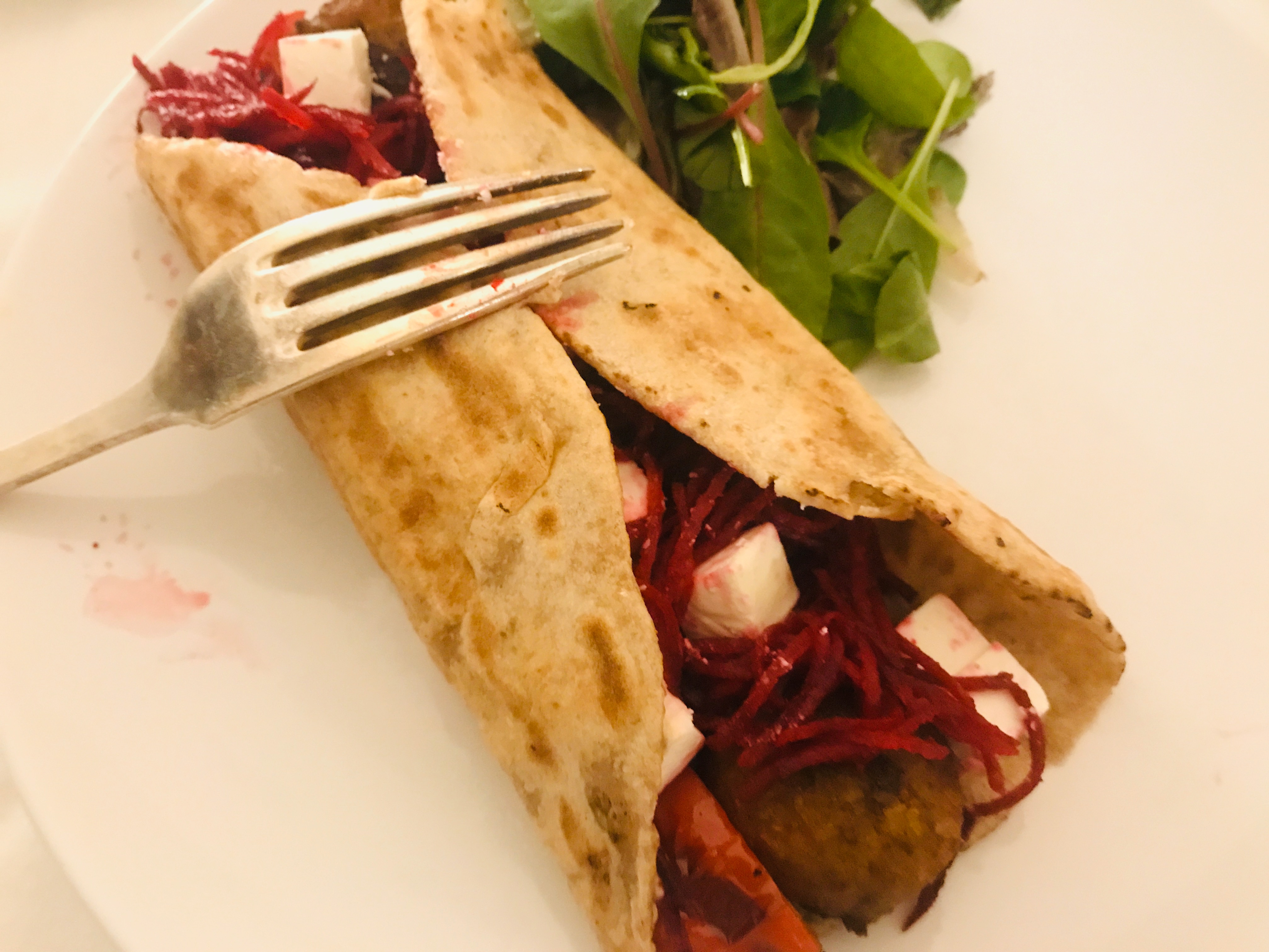 Libanese wraps met falafel en gegrilde groenten eat.suushi