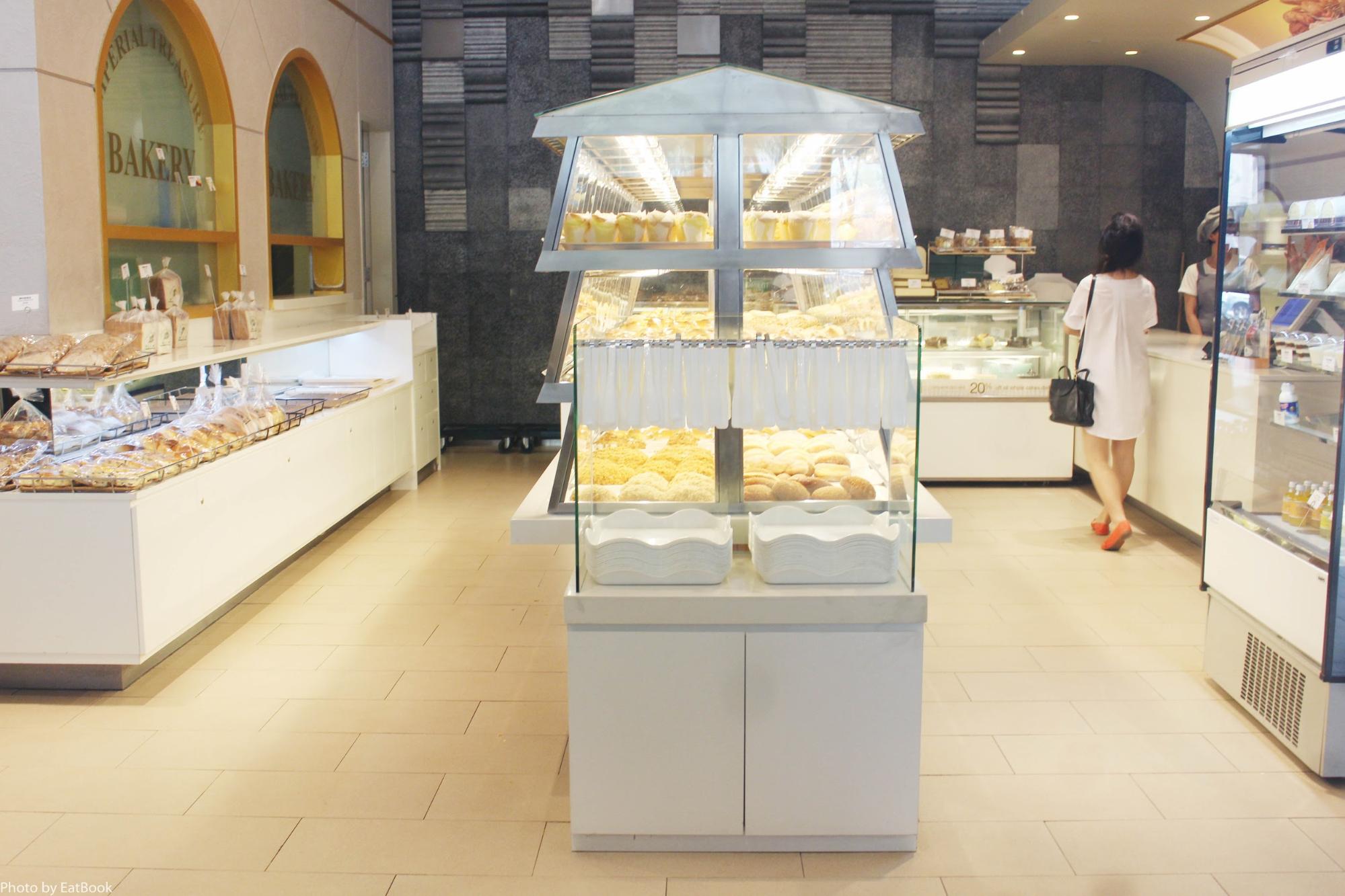 10 Best Bakeries That Are Weird But Delicious That You'll