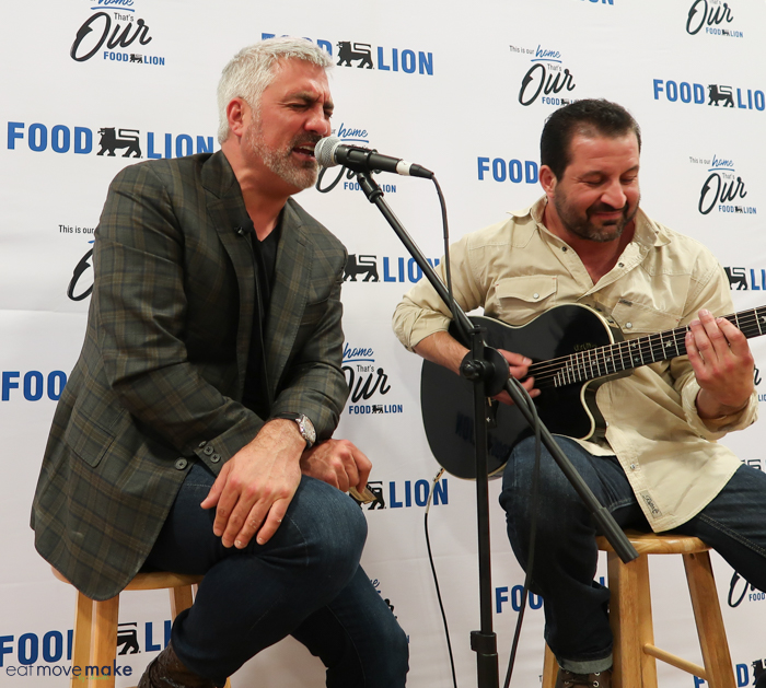 Taylor Hicks singing