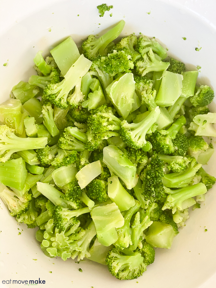 a bowl of cooked broccoli