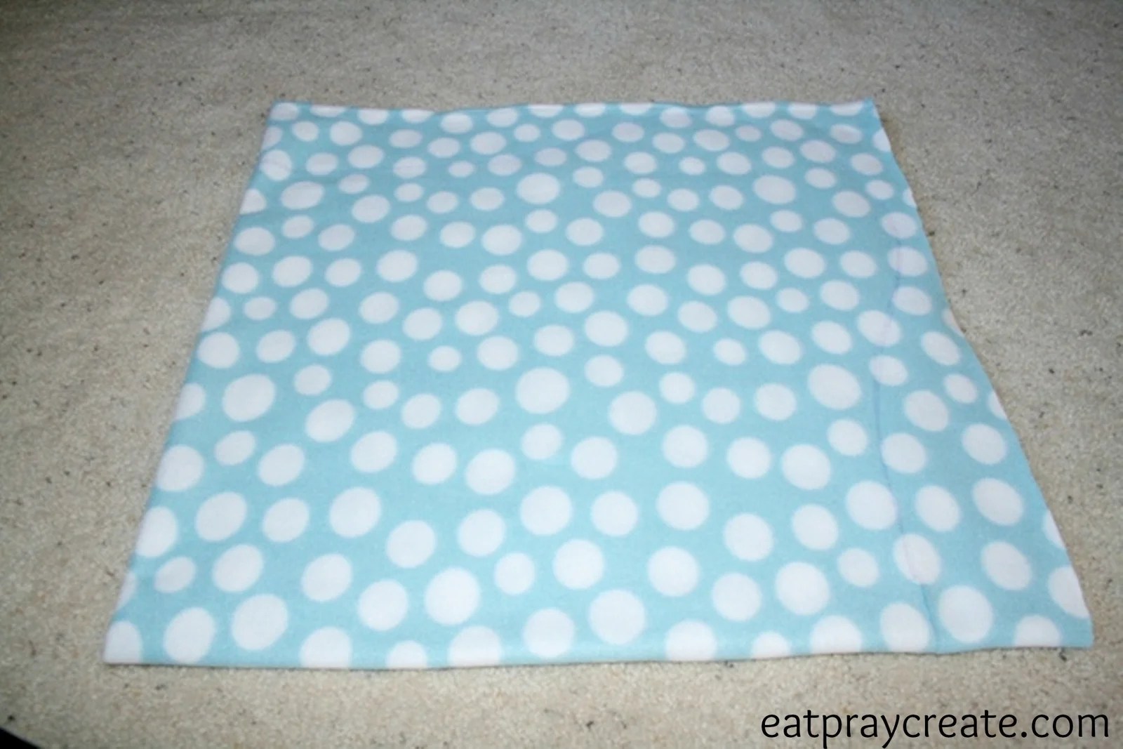 DIY Easy Car Seat Blanket Tutorial