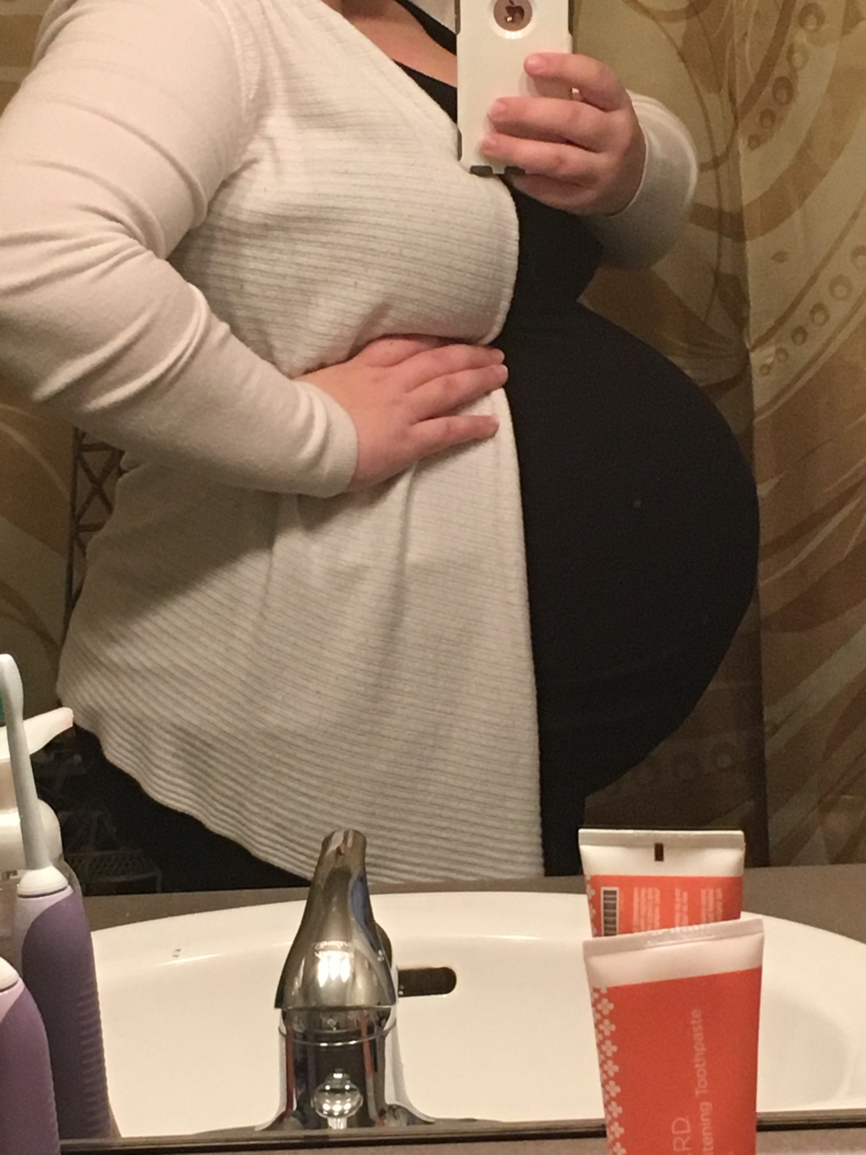 36 Weeks and Almost There Eat.Pray.Oils