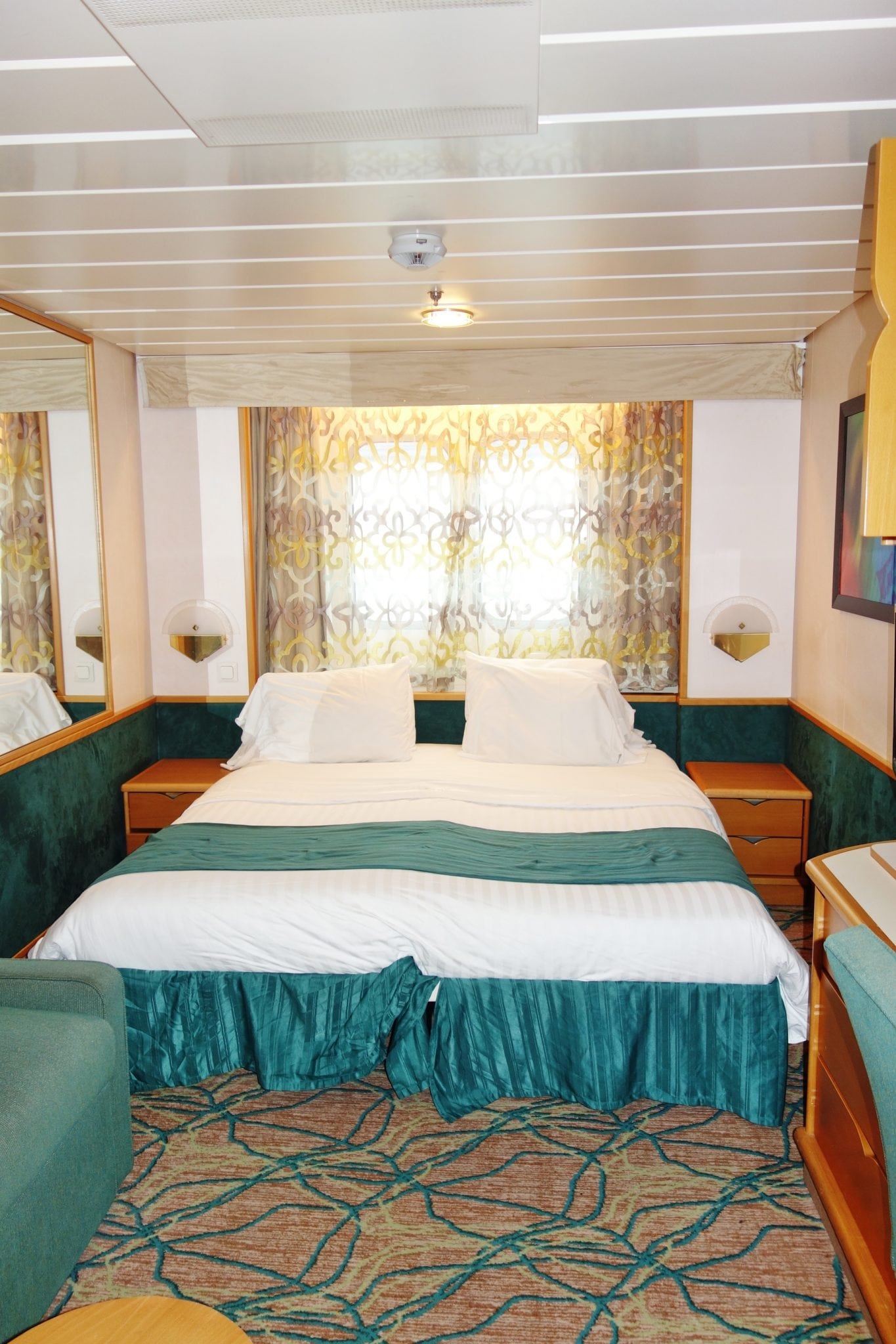 Room 1 Enchantment of the Seas Review