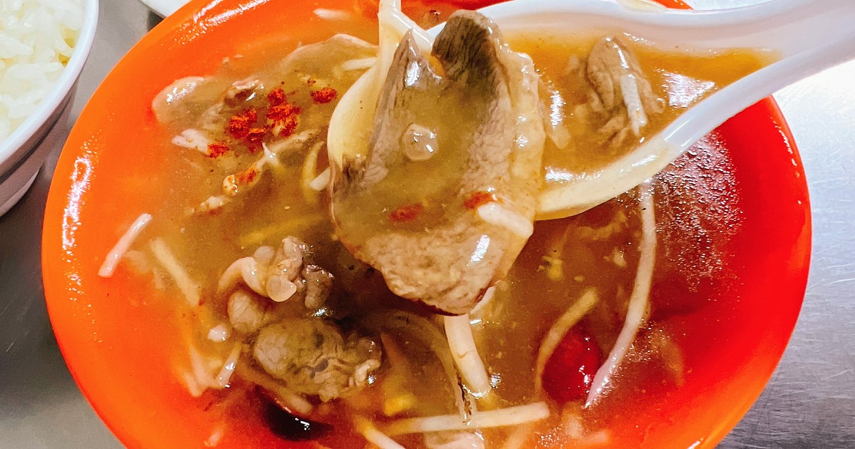 嘉義人氣美食｜每天都是排隊才買得到，香氣逼人的生炒鴨肉羹！