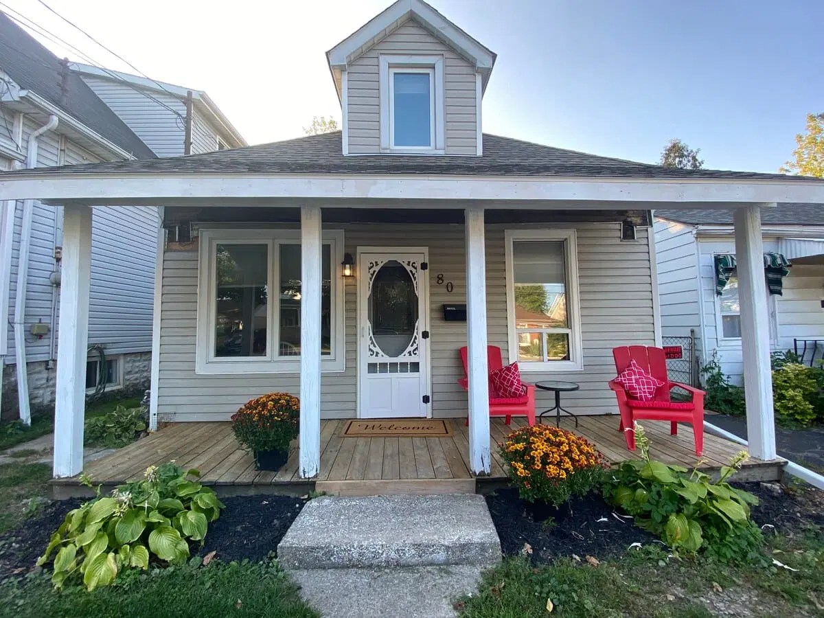 10+ Best Unique Small Holiday House Rentals in Hamilton Dainty Era Studio