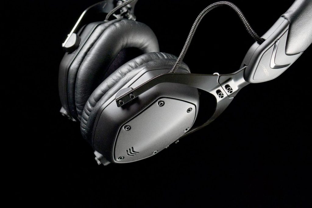 Best Headphones Under 200 Bluetooth, Wireless, and Noise cancelling