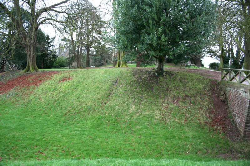NEWNHAMonSEVERN CASTLE