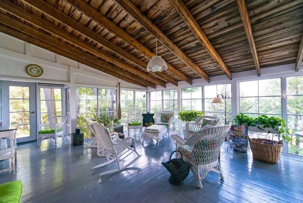 4 Benefits of Including Heating and Cooling In Your Sunroom
