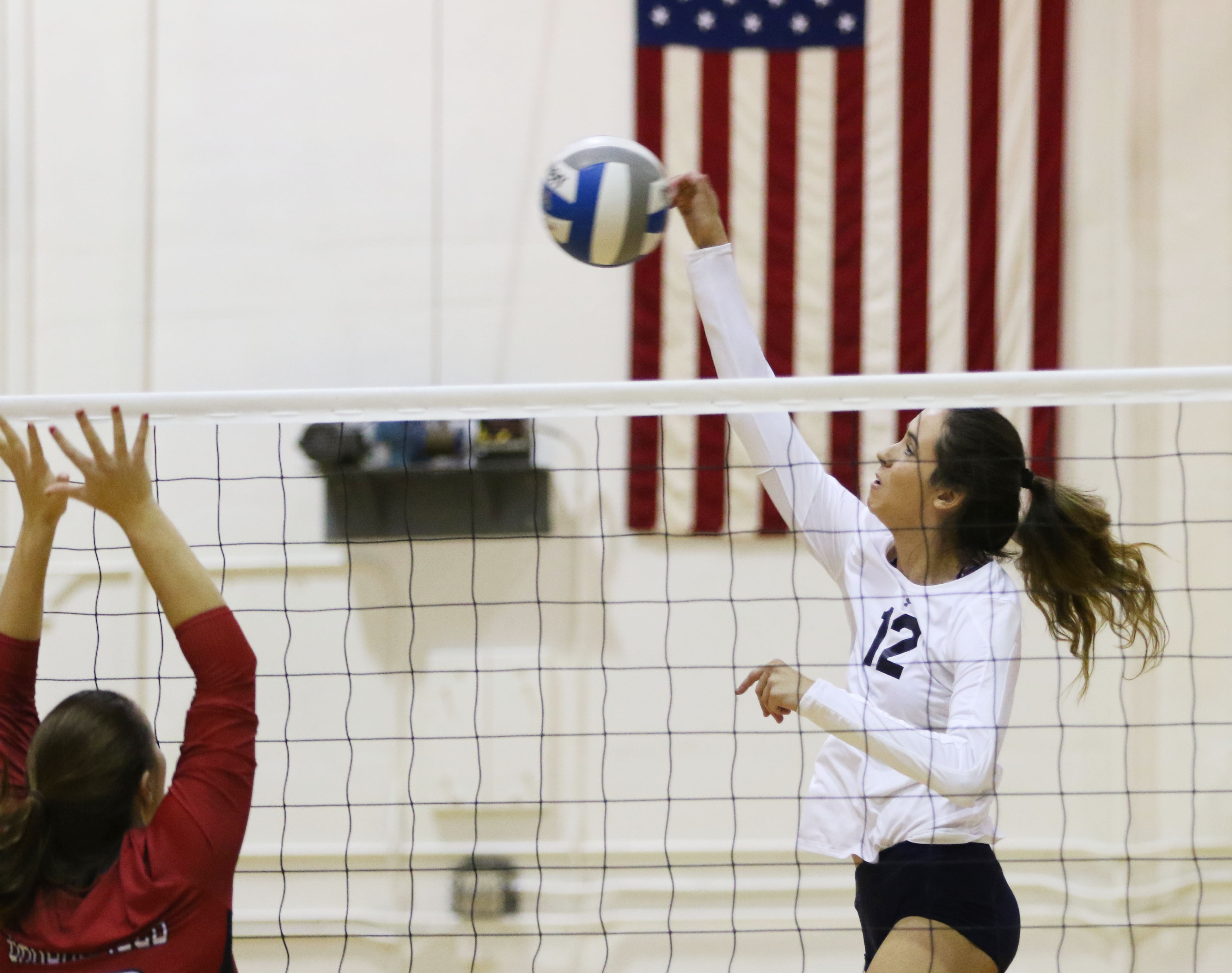 El Camino women's volleyball team holds off late surge from Bakersfield