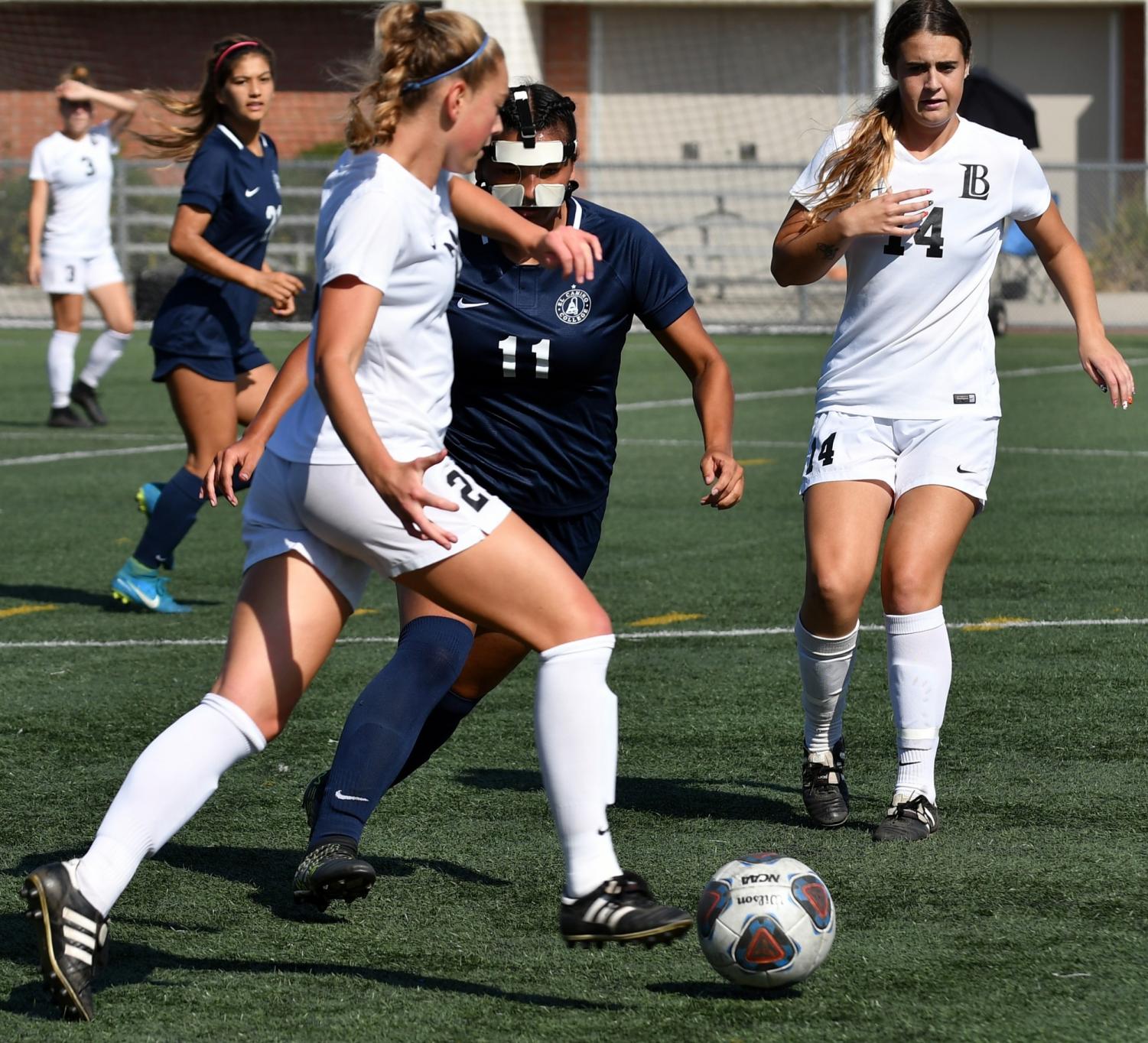 Women's soccer team falls at home against Long Beach City College El