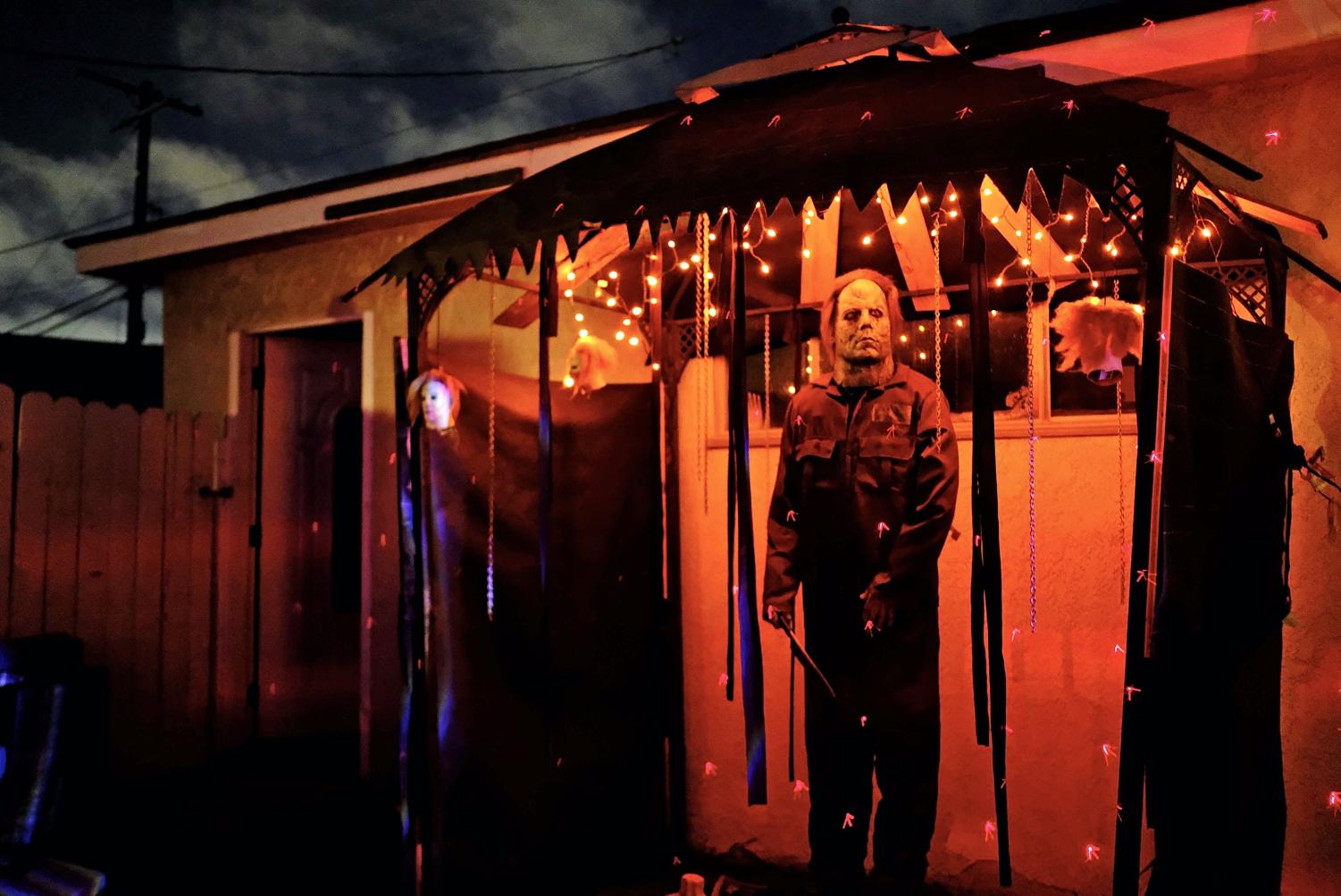 Amazing michael myers halloween decorations to scare your guests this