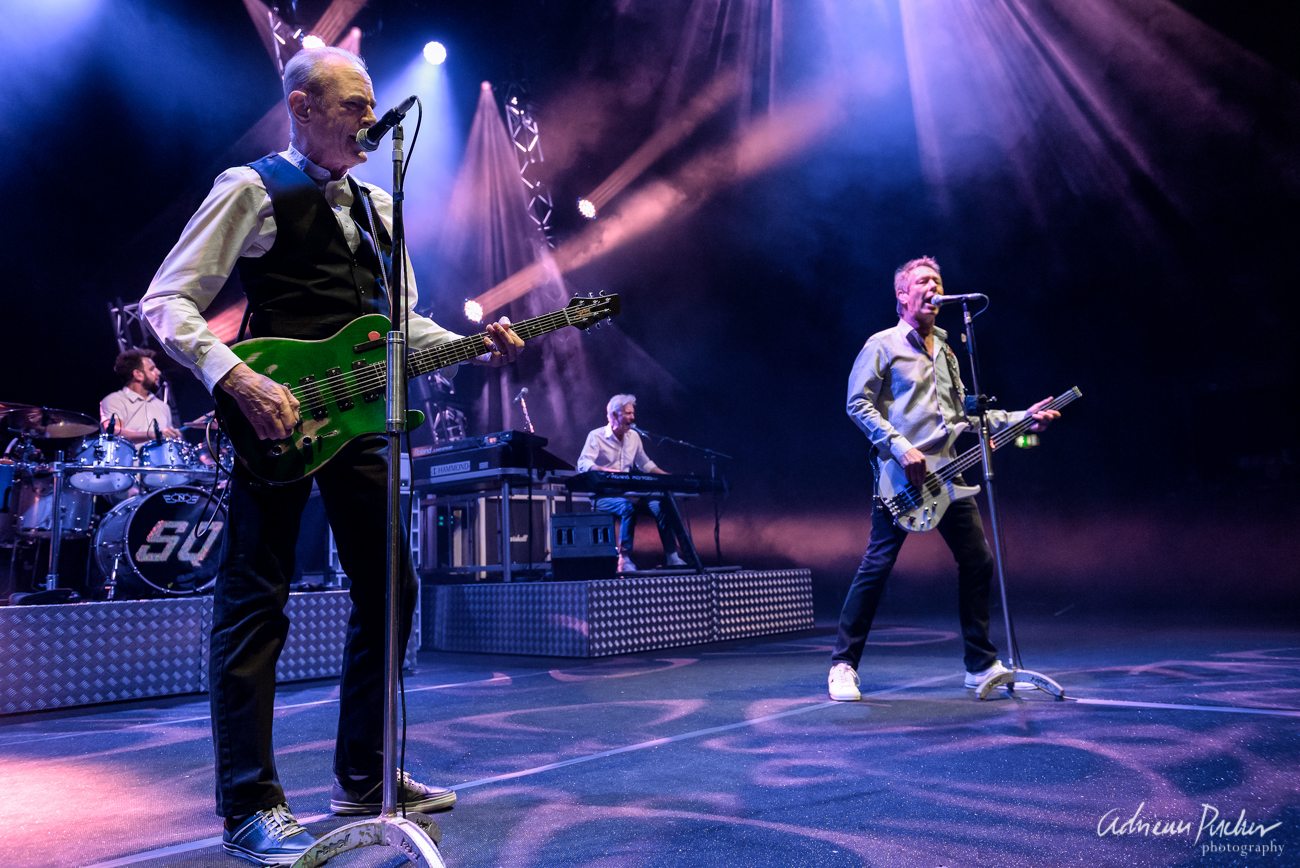 Status Quo Echoes And Dust