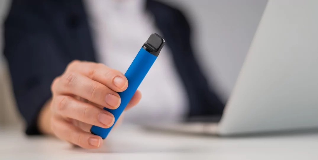 Tips for Traveling with a Disposable Vape Ecigator